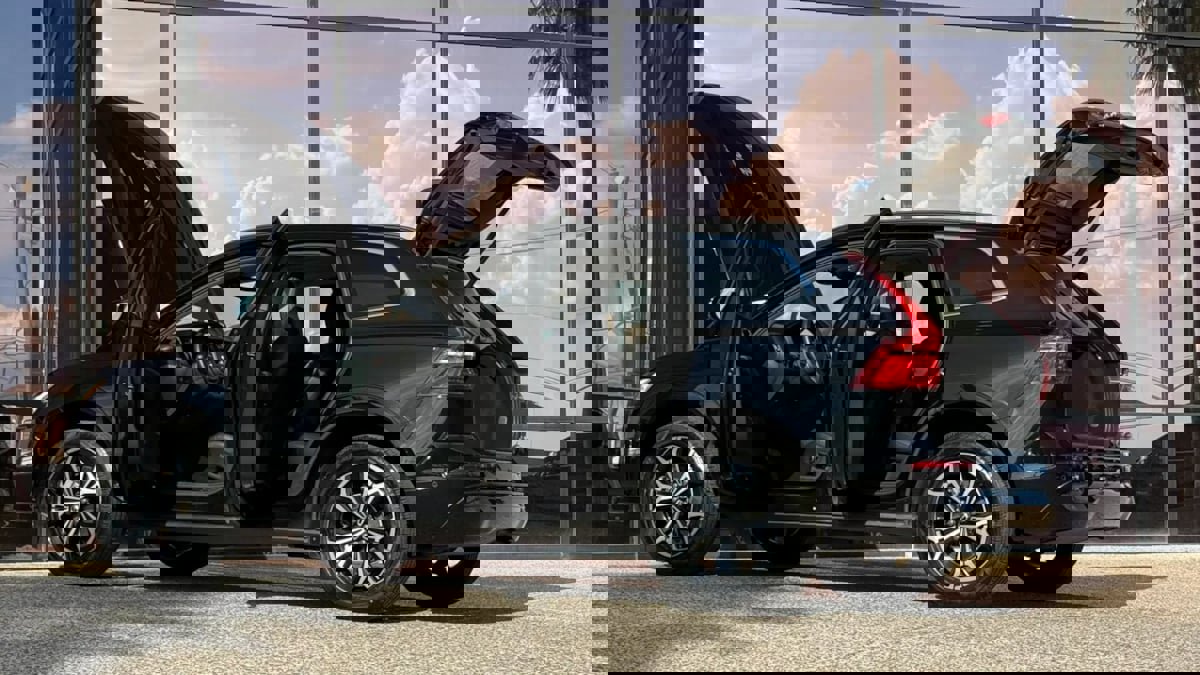 Used 2022 Volvo XC60 B5 Momentum image 29