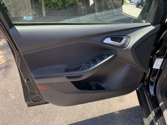 Used 2016 Ford Focus SE FWD image 17