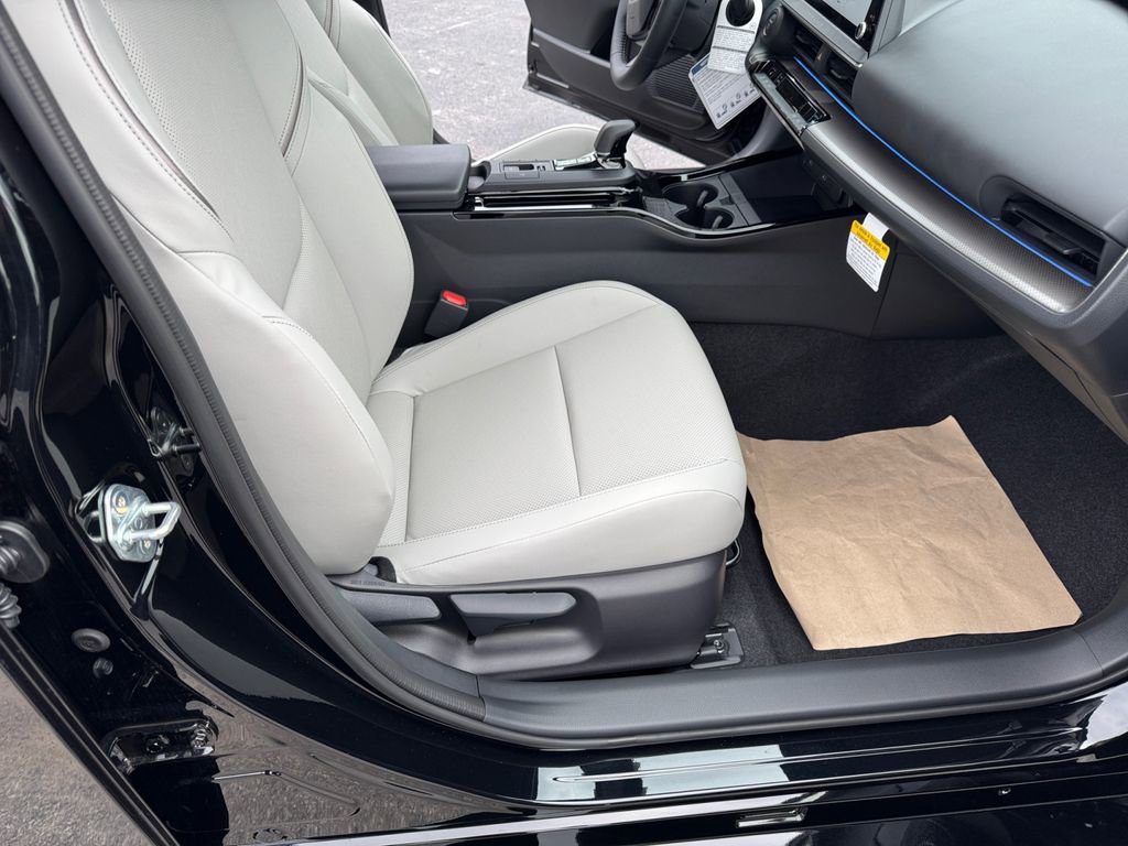 New 2025 Toyota Prius XLE image 17