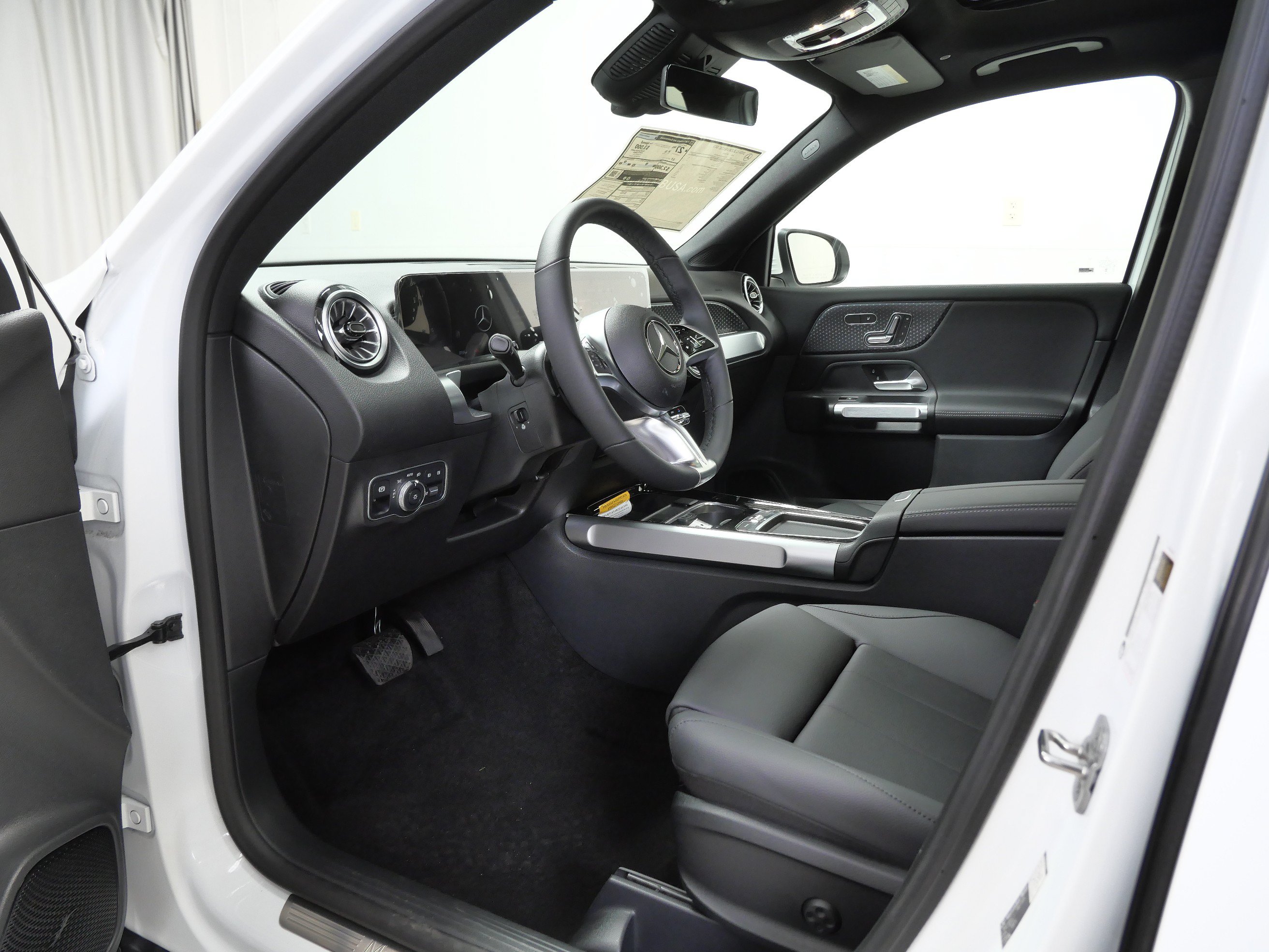 New 2026 Mercedes-Benz GLB 250 4MATIC image 7