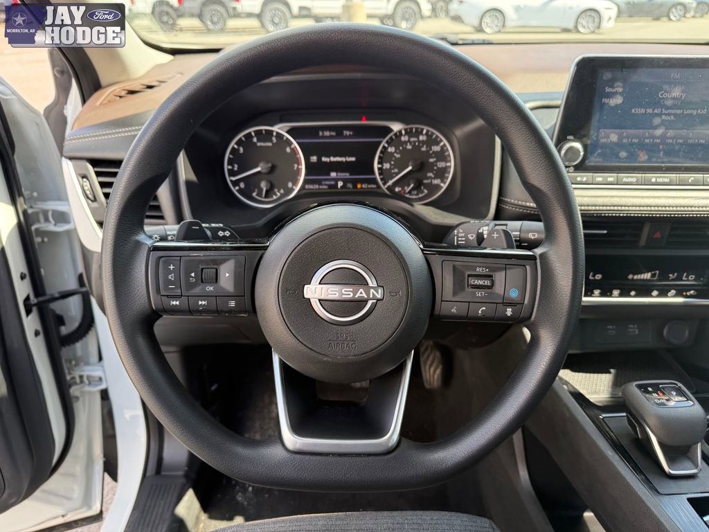 Used 2023 Nissan Rogue SV image 17