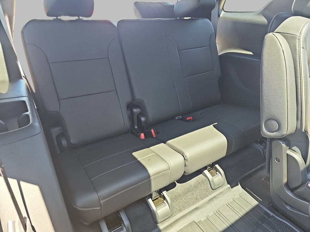Certified 2023 Chevrolet Traverse Premier w/ LPO, Floor Liner Package AWD/4WD image 15