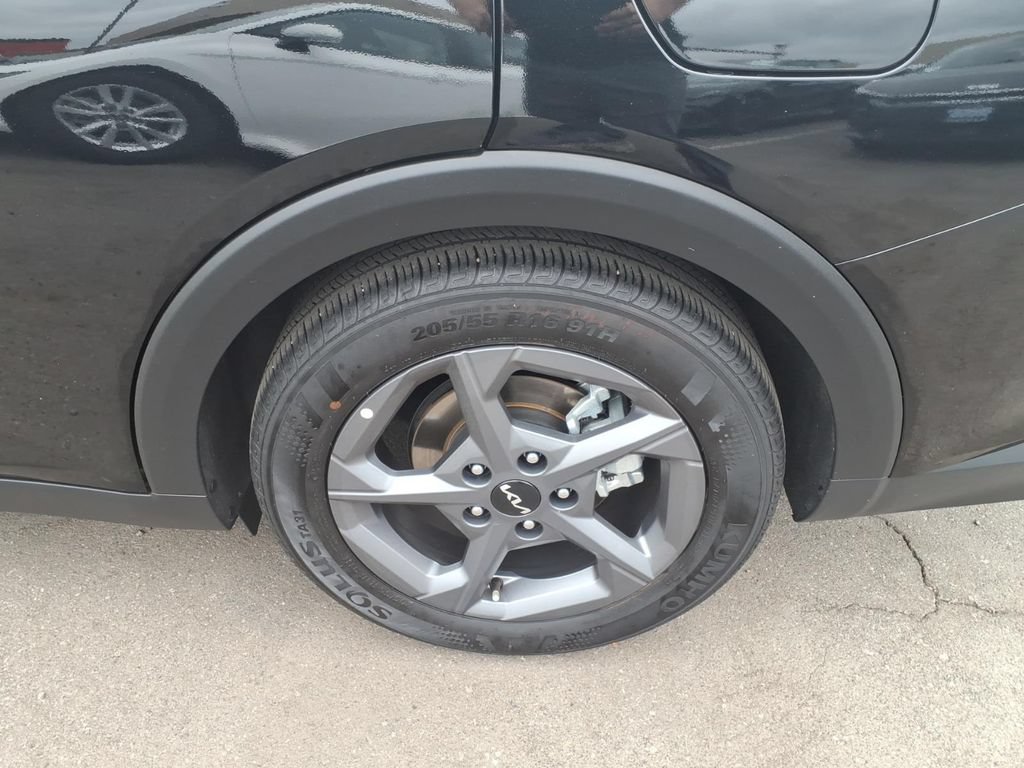 Used 2025 Kia K4 FWD image 7