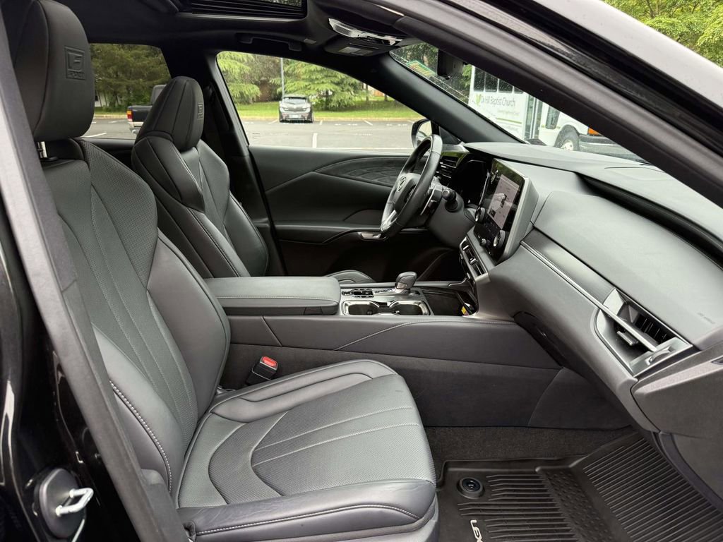 Used 2023 Lexus RX 350 F Sport w/ Accessory Package AWD/4WD image 14
