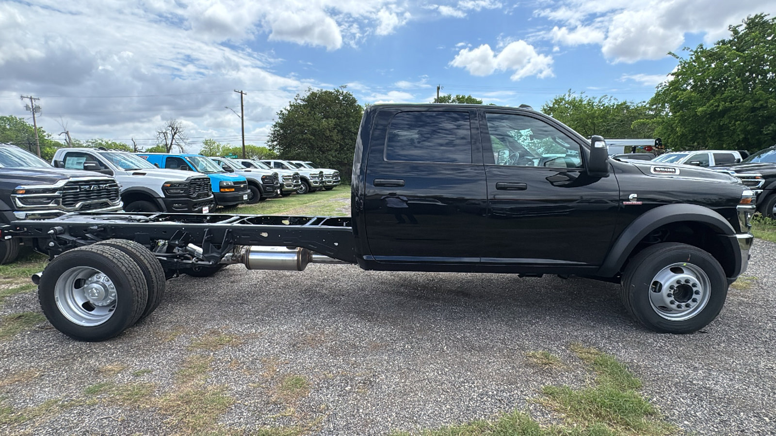 New 2026 RAM 5500 Tradesman w/ Chrome Appearance Group AWD/4WD image 4
