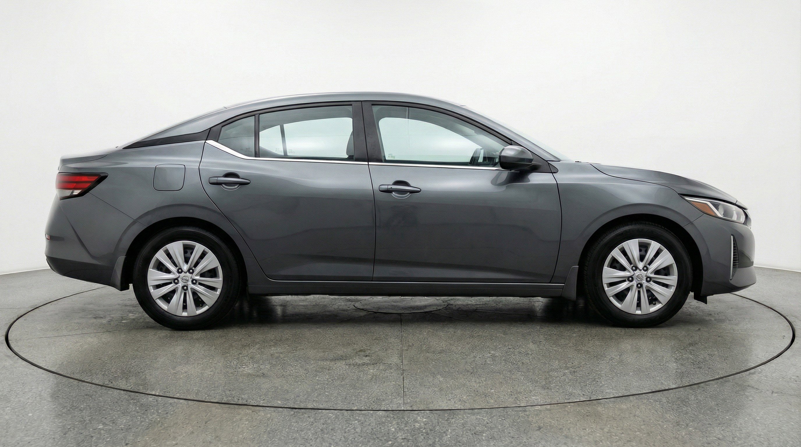 Used 2025 Nissan Sentra S image 11