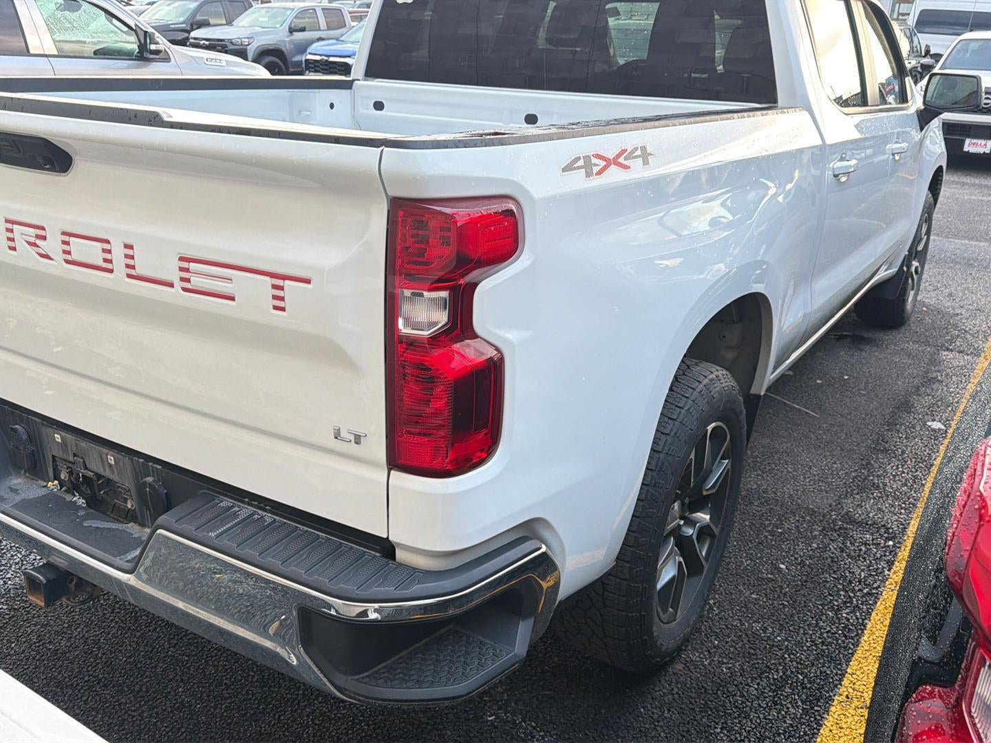 Used 2024 Chevrolet Silverado 1500 LT AWD/4WD image 6