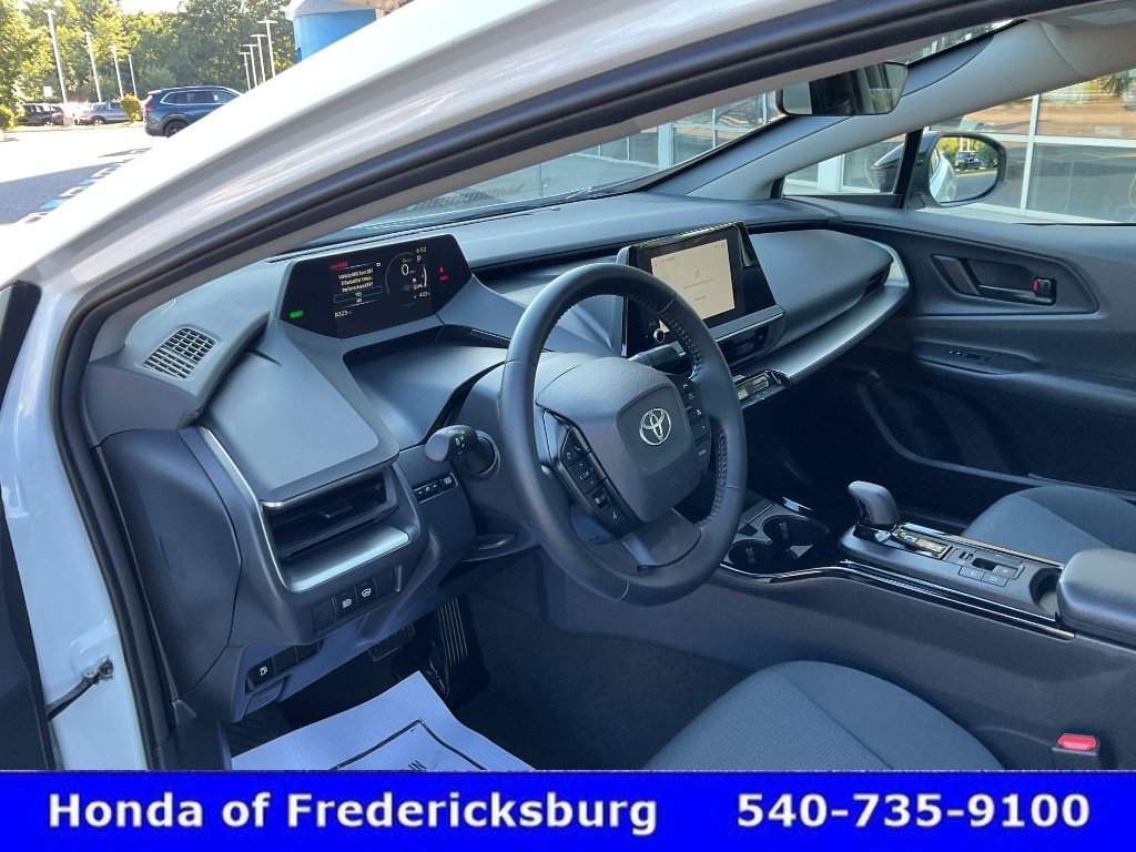 Used 2026 Toyota Prius LE FWD image 27