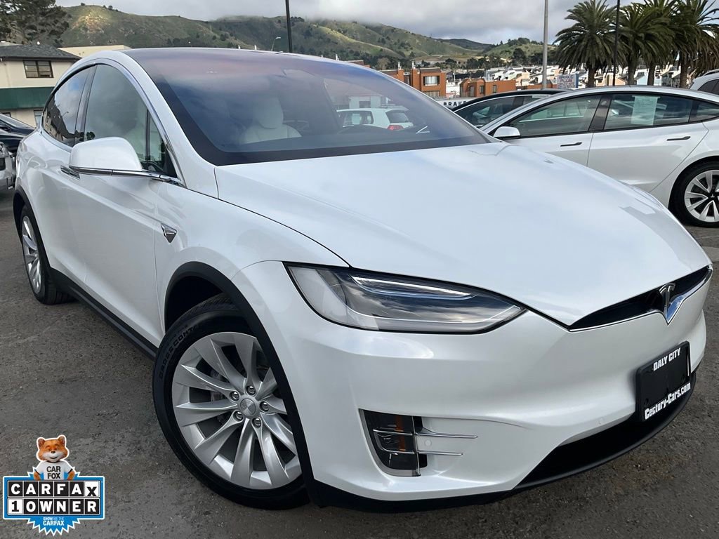 Used 2017 Tesla Model X 90D image 1