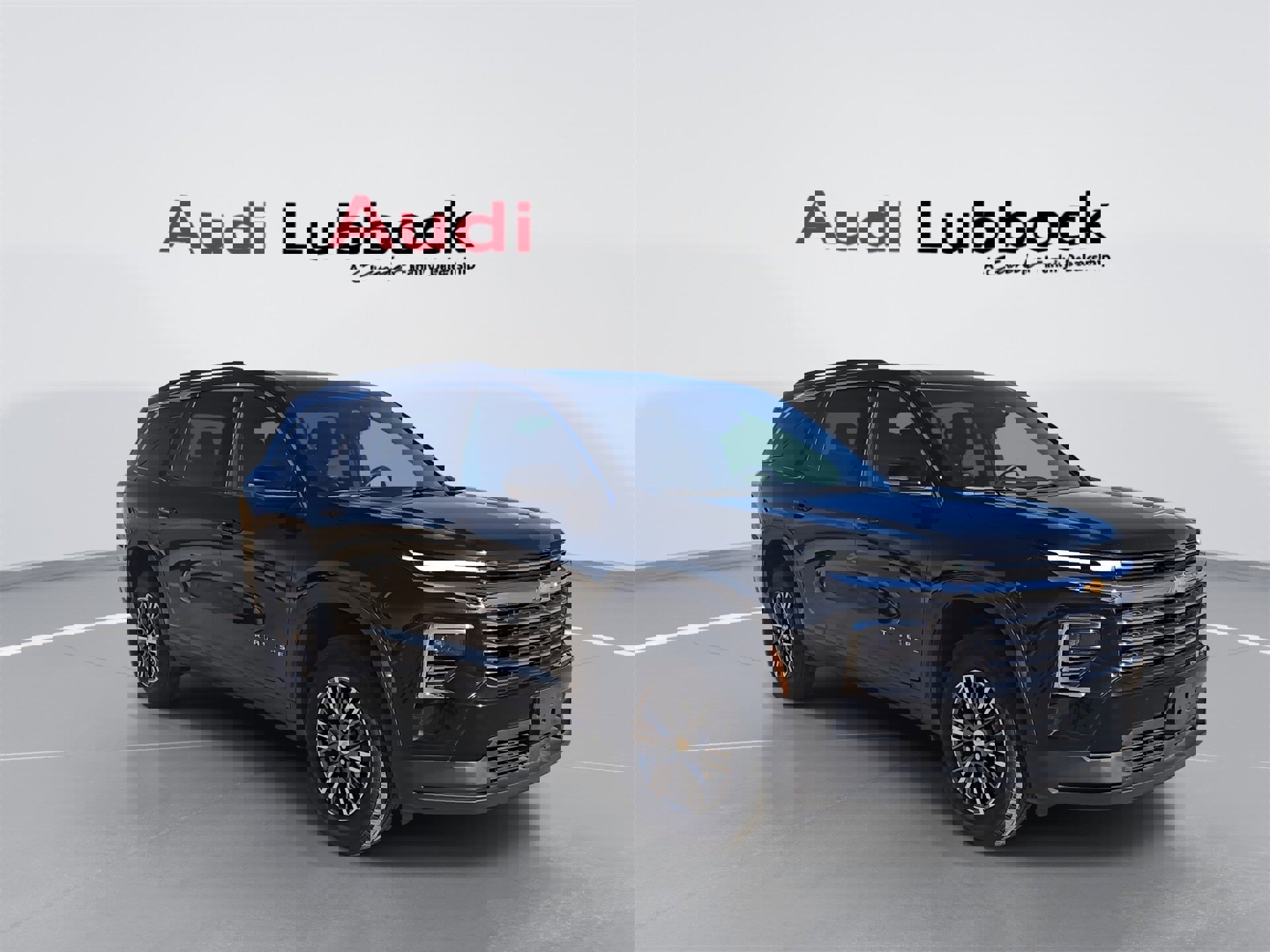 Used 2024 Chevrolet Traverse LT image 2