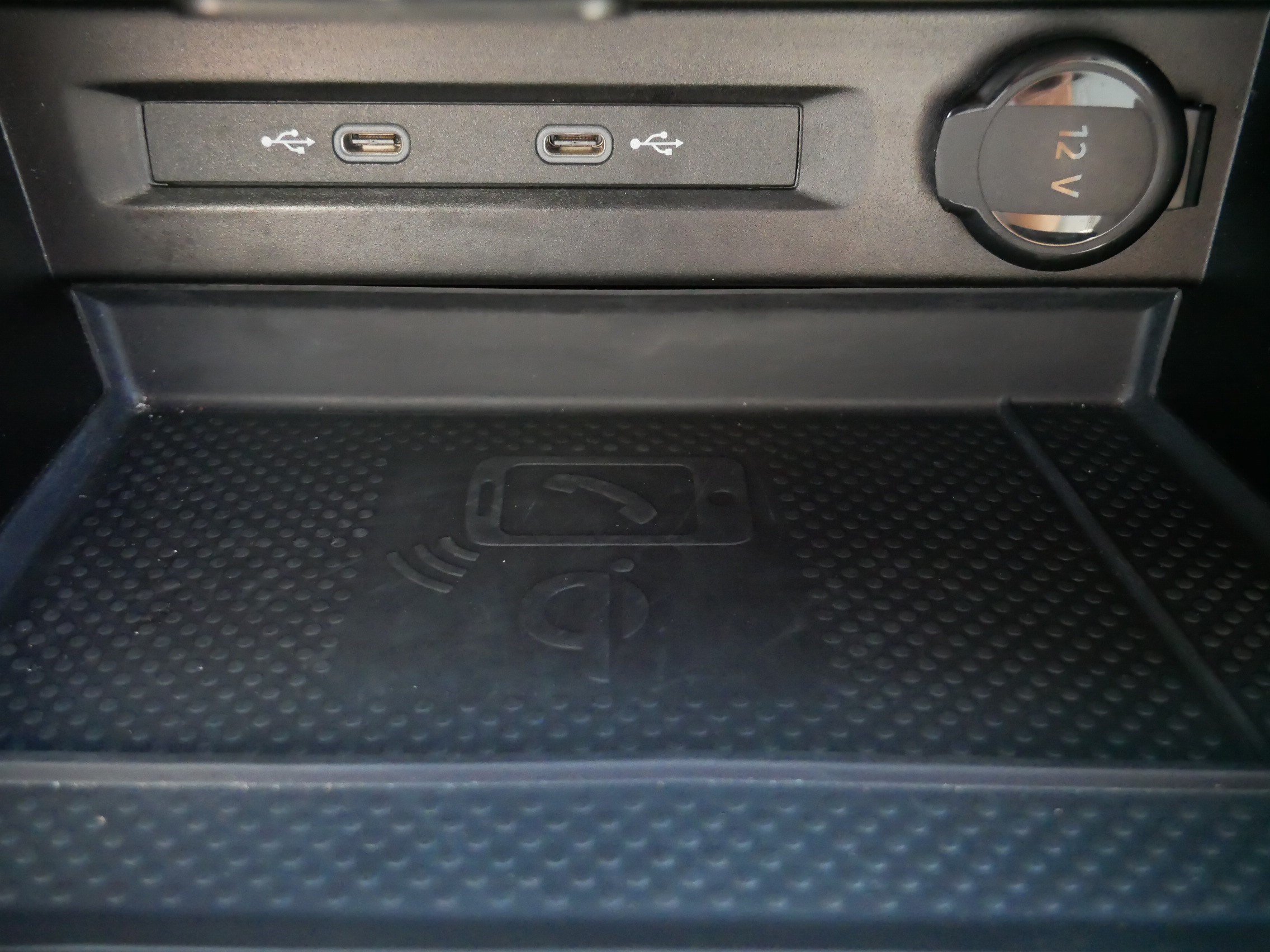 Certified 2024 Volkswagen Tiguan SE R-Line FWD image 27