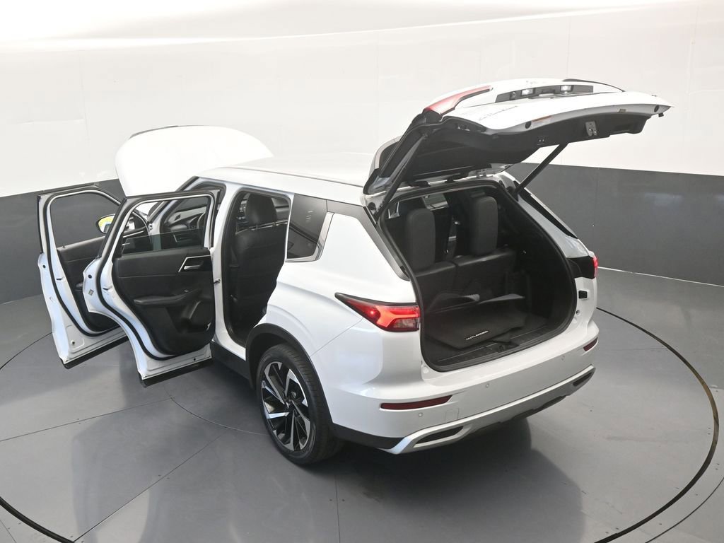 Used 2023 Mitsubishi Outlander SE image 75