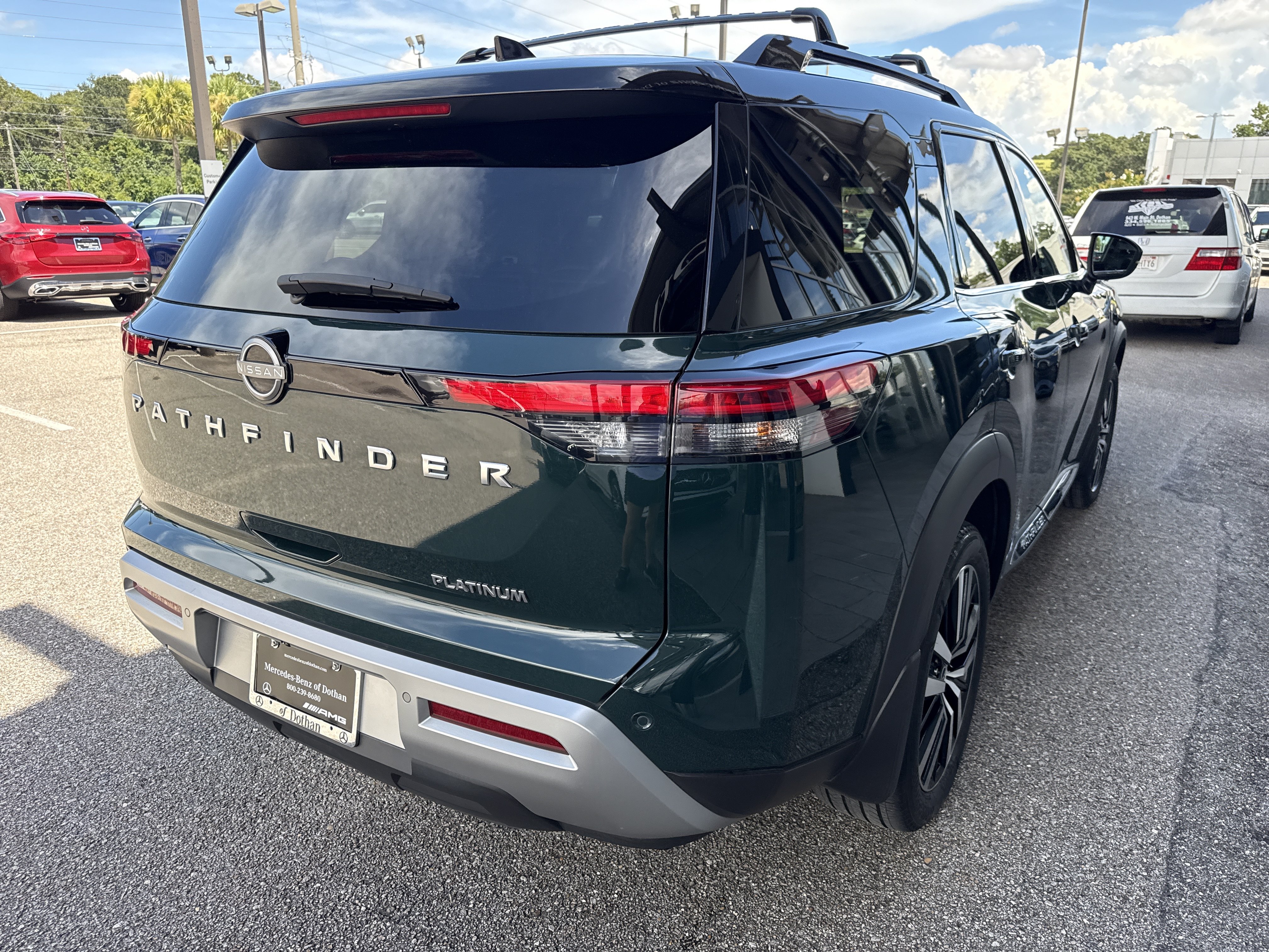 Used 2024 Nissan Pathfinder Platinum w/ Cargo Package FWD image 4