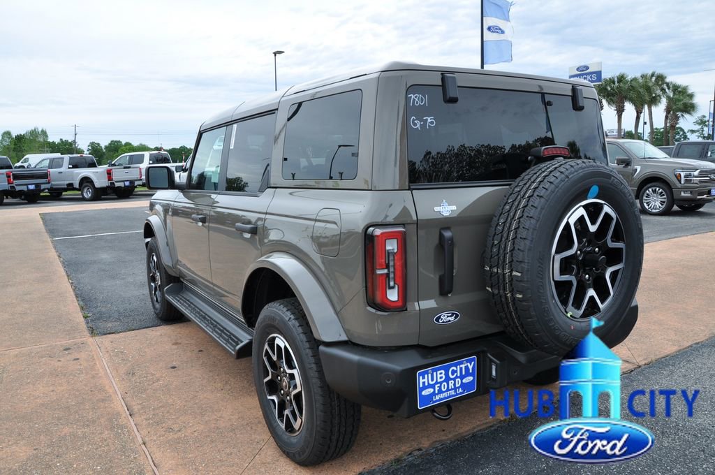 New 2026 Ford Bronco Outer Banks image 3