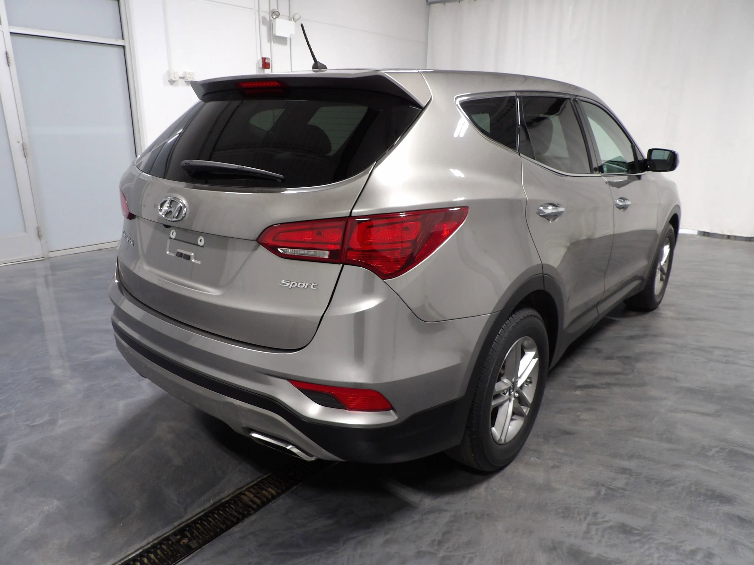 Used 2018 Hyundai Santa Fe Sport FWD image 5