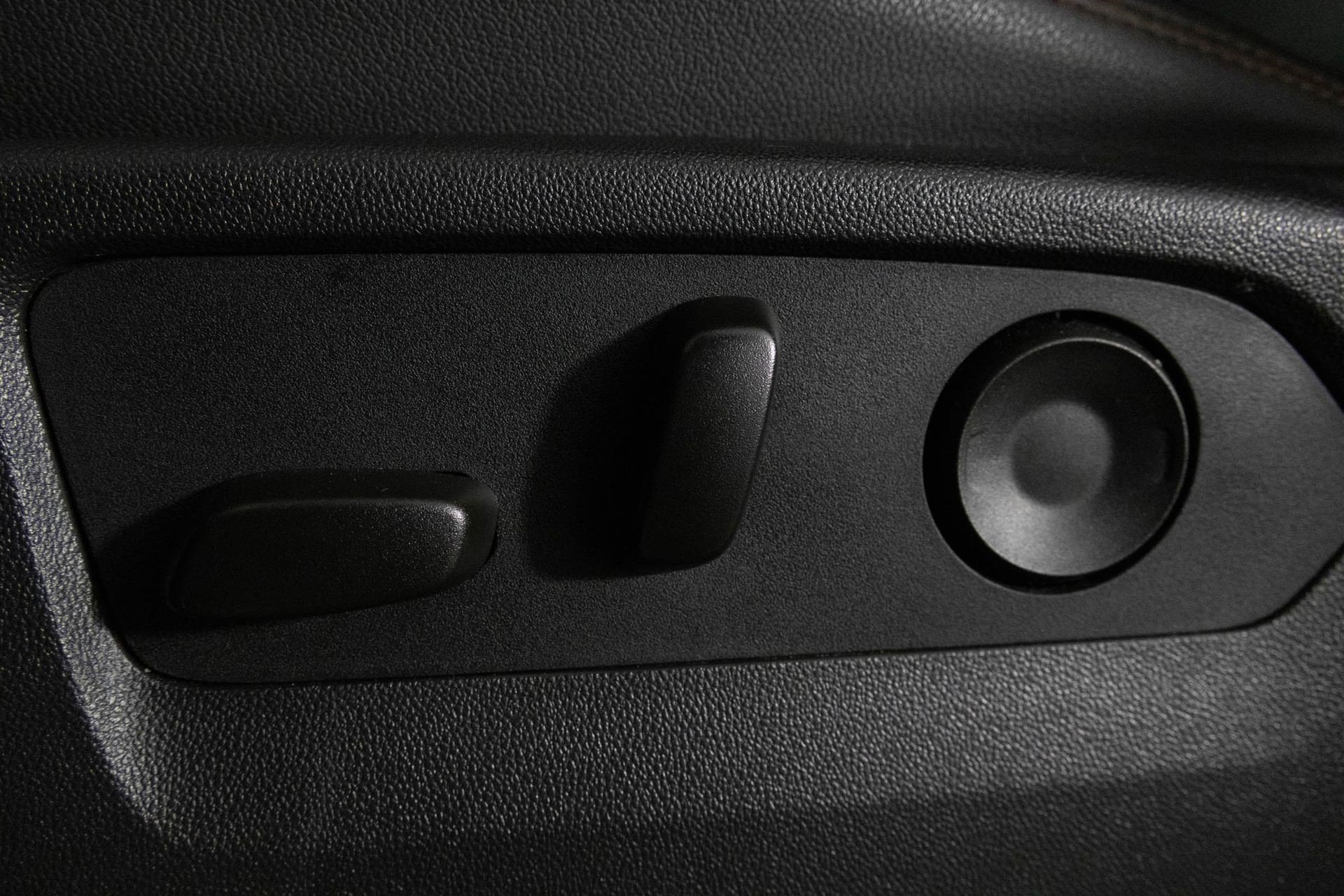 Certified 2024 GMC Sierra 1500 AT4 w/ Technology Package image 21