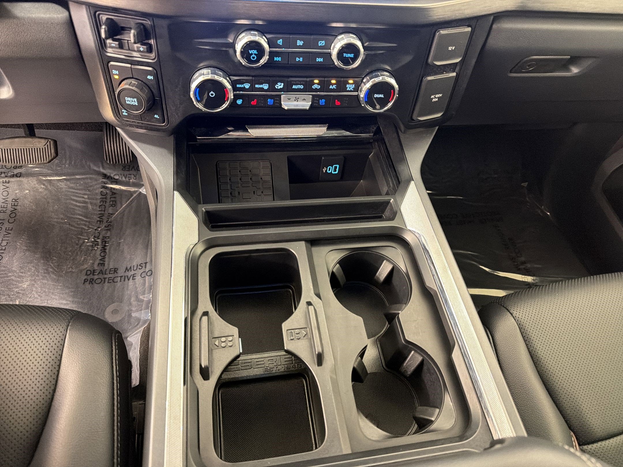 Certified 2024 Ford F250 Lariat w/ Lariat Ultimate Package AWD/4WD image 25