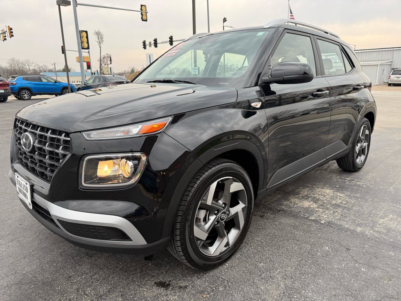 Used 2024 Hyundai Venue SEL image 4