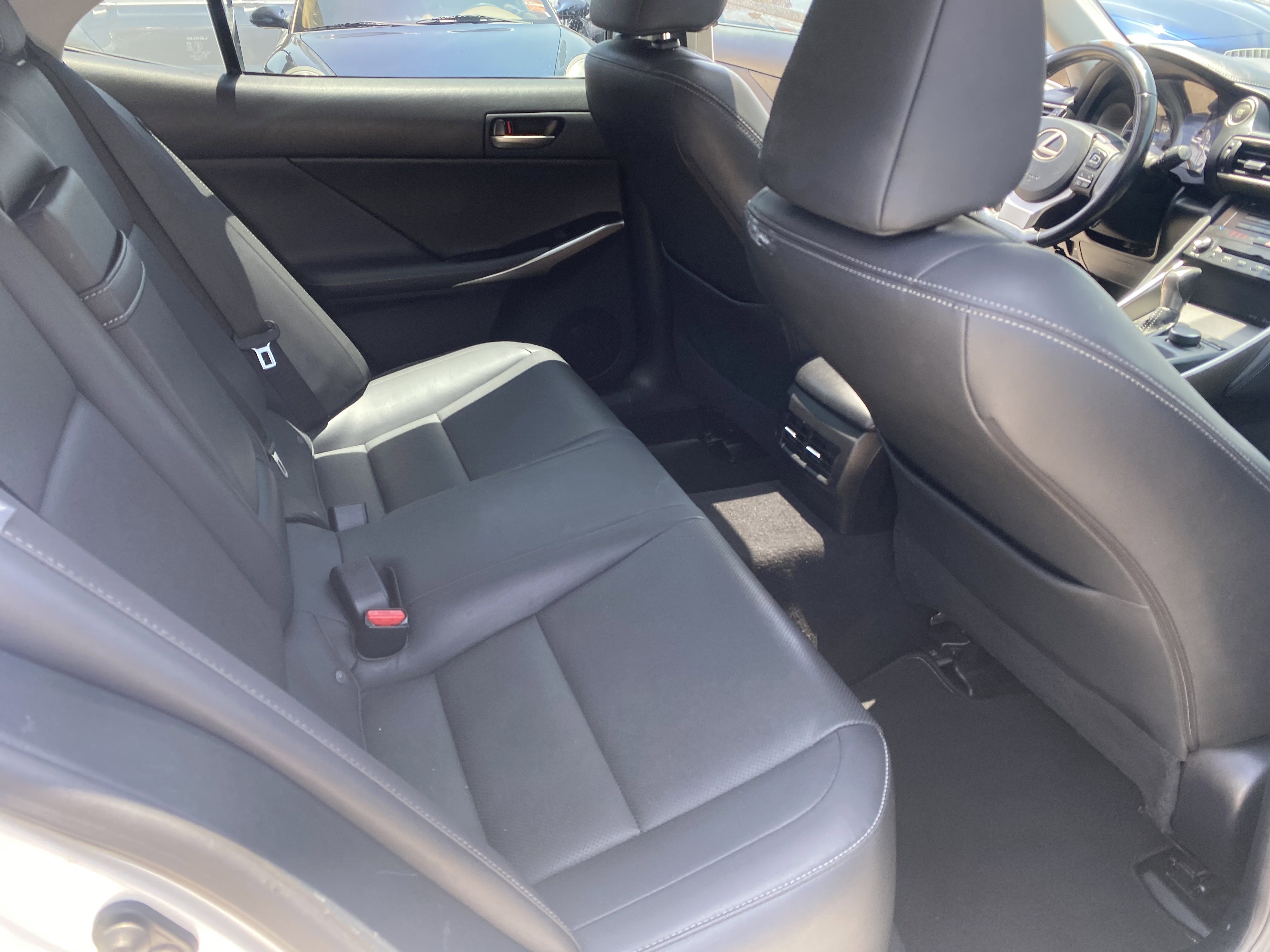 Used 2018 Lexus IS 300 RWD image 19