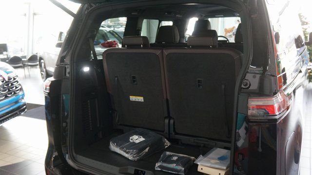 New 2025 Volkswagen ID. Buzz Pro S image 19
