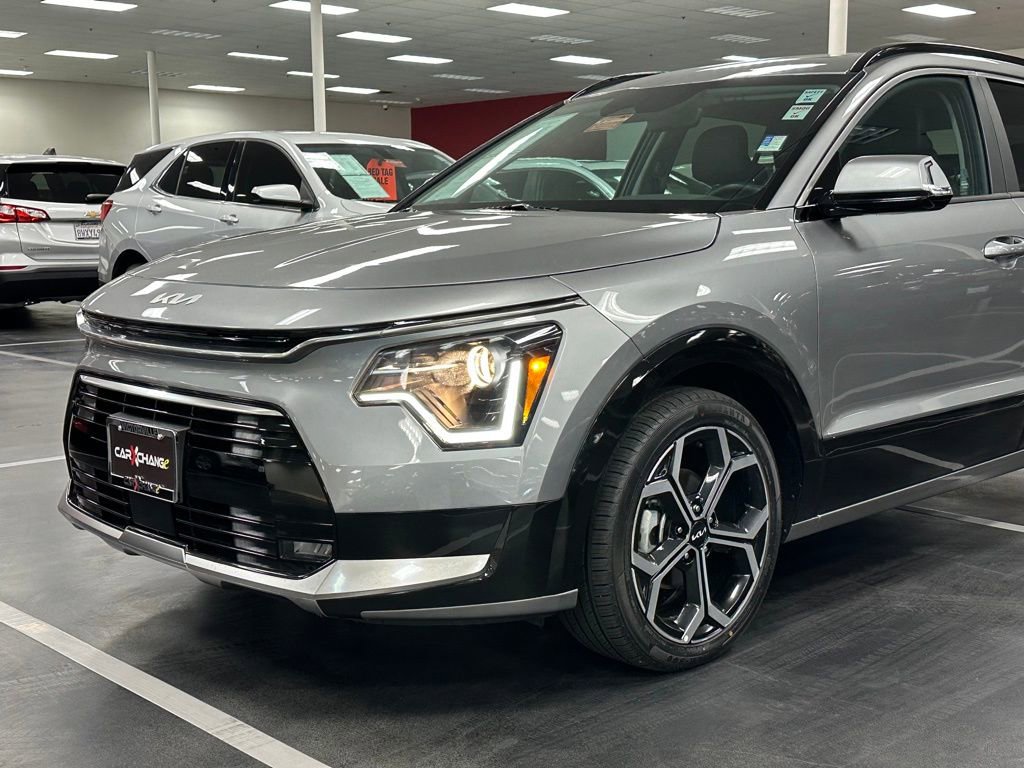 Used 2023 Kia Niro EX Touring image 11