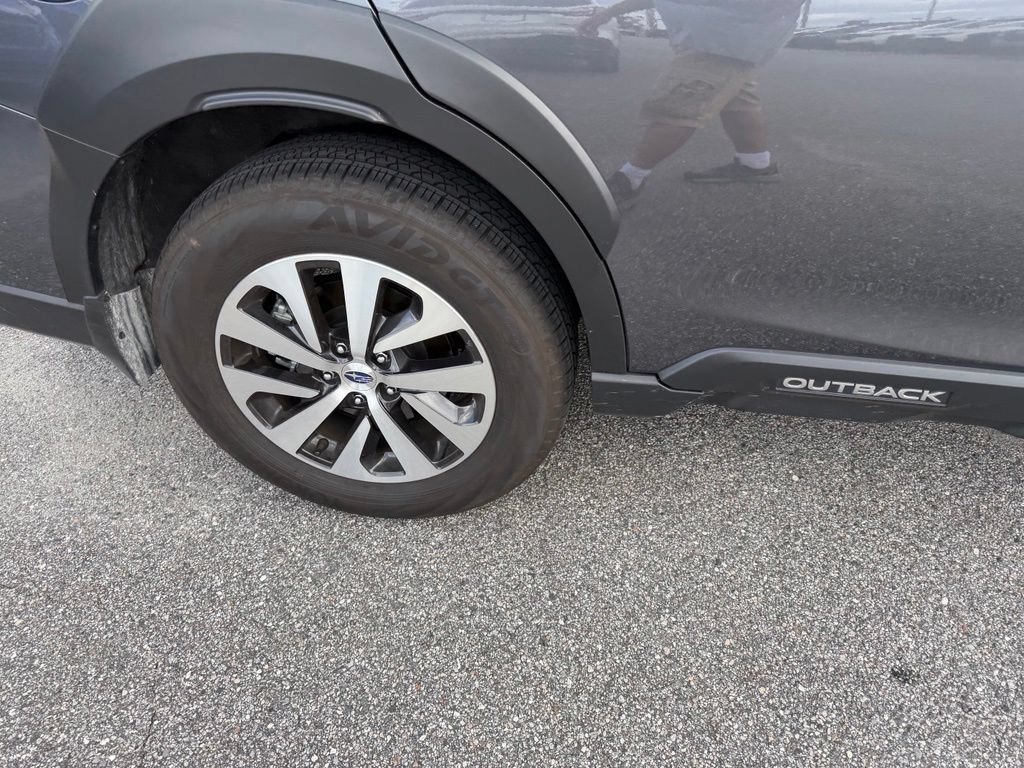 Used 2025 Subaru Outback Premium AWD/4WD image 5