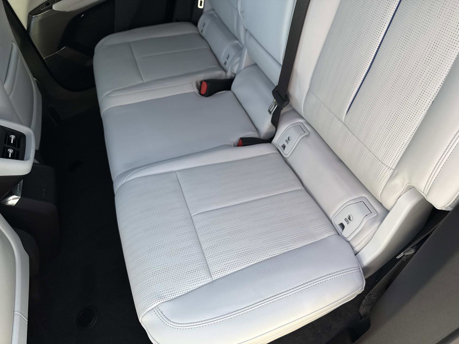 New 2026 Cadillac Lyriq Luxury image 15