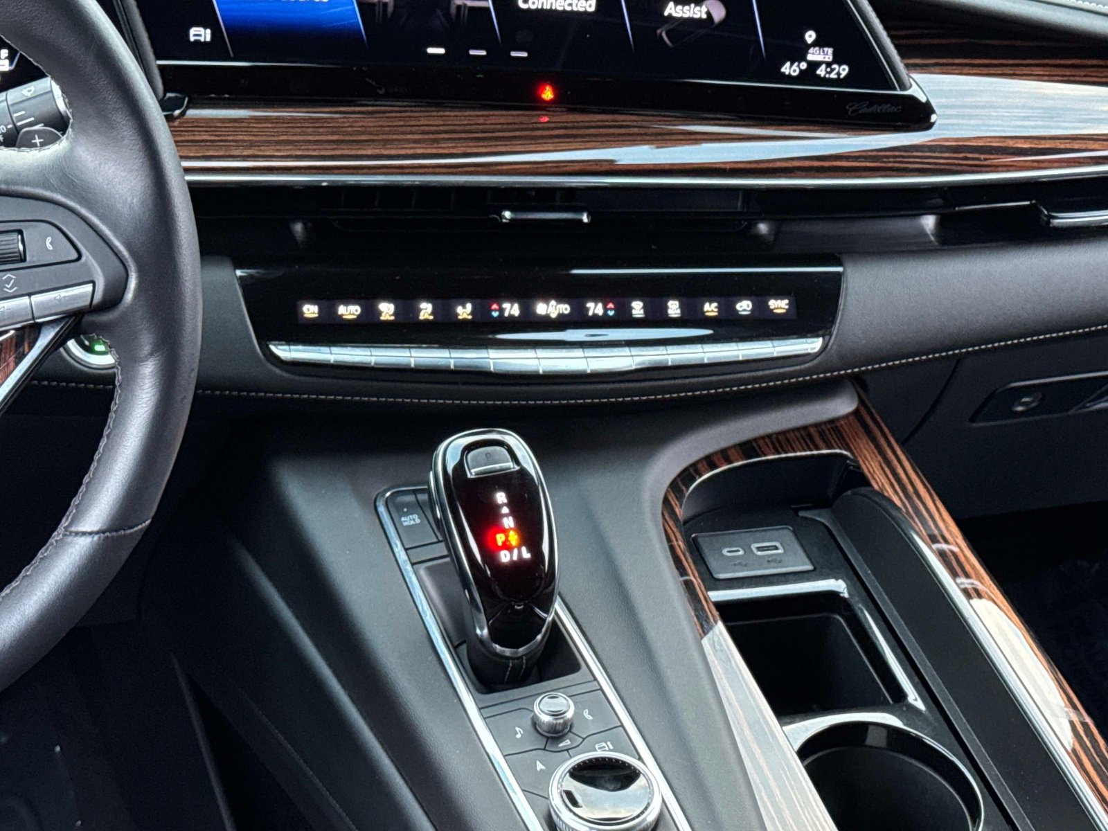 Used 2024 Cadillac Escalade Luxury image 4