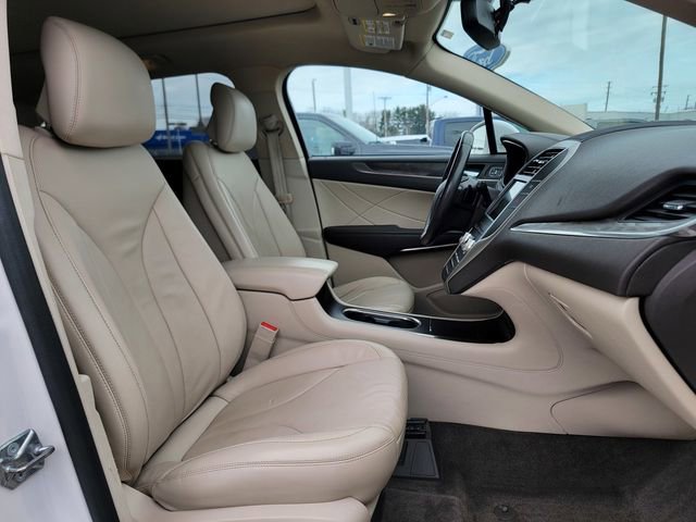 Used 2017 Lincoln MKC Reserve image 24