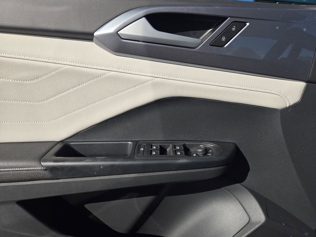 New 2026 Volkswagen Taos SEL AWD/4WD image 18