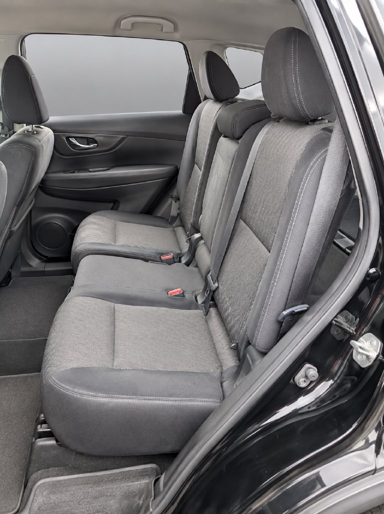 Used 2017 Nissan Rogue S AWD/4WD image 8
