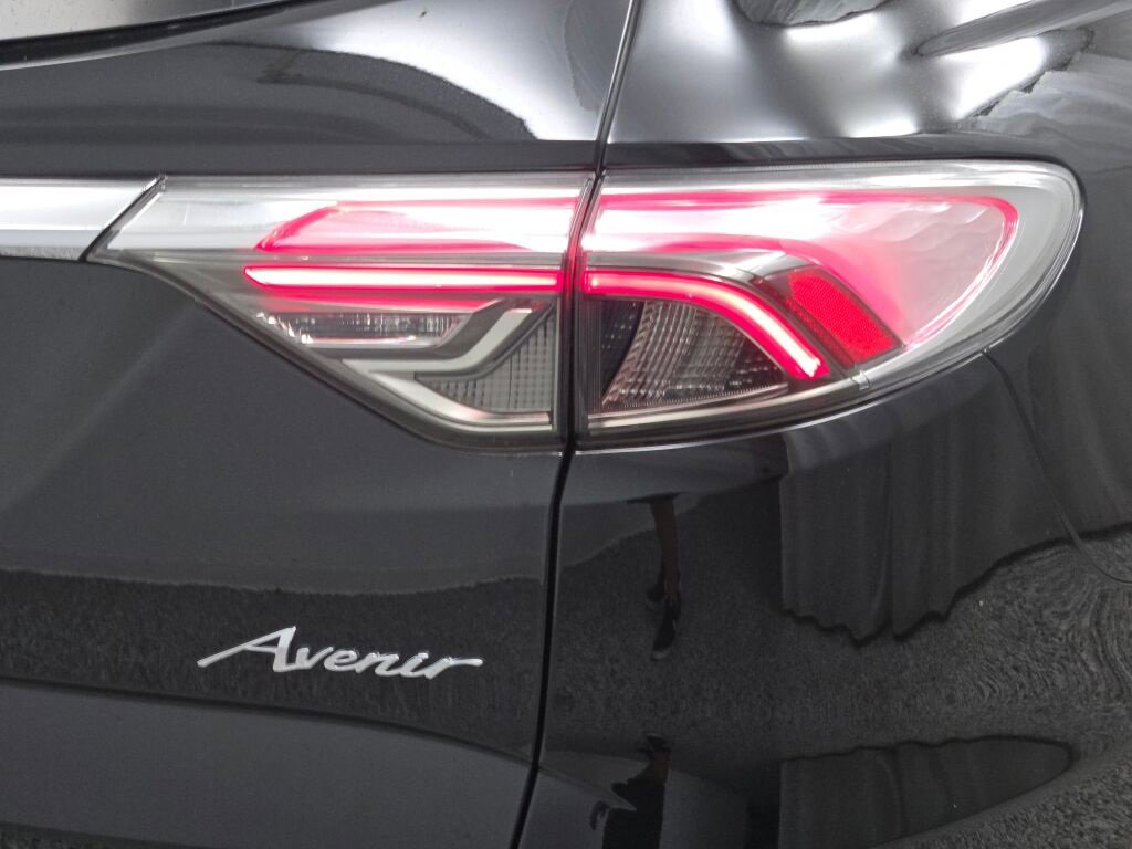 Used 2022 Buick Enclave Avenir w/ Avenir Technology Package image 15