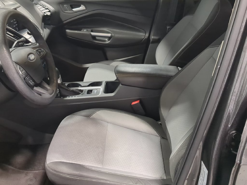 Used 2017 Ford Escape SE w/ Equipment Group 201A FWD image 20