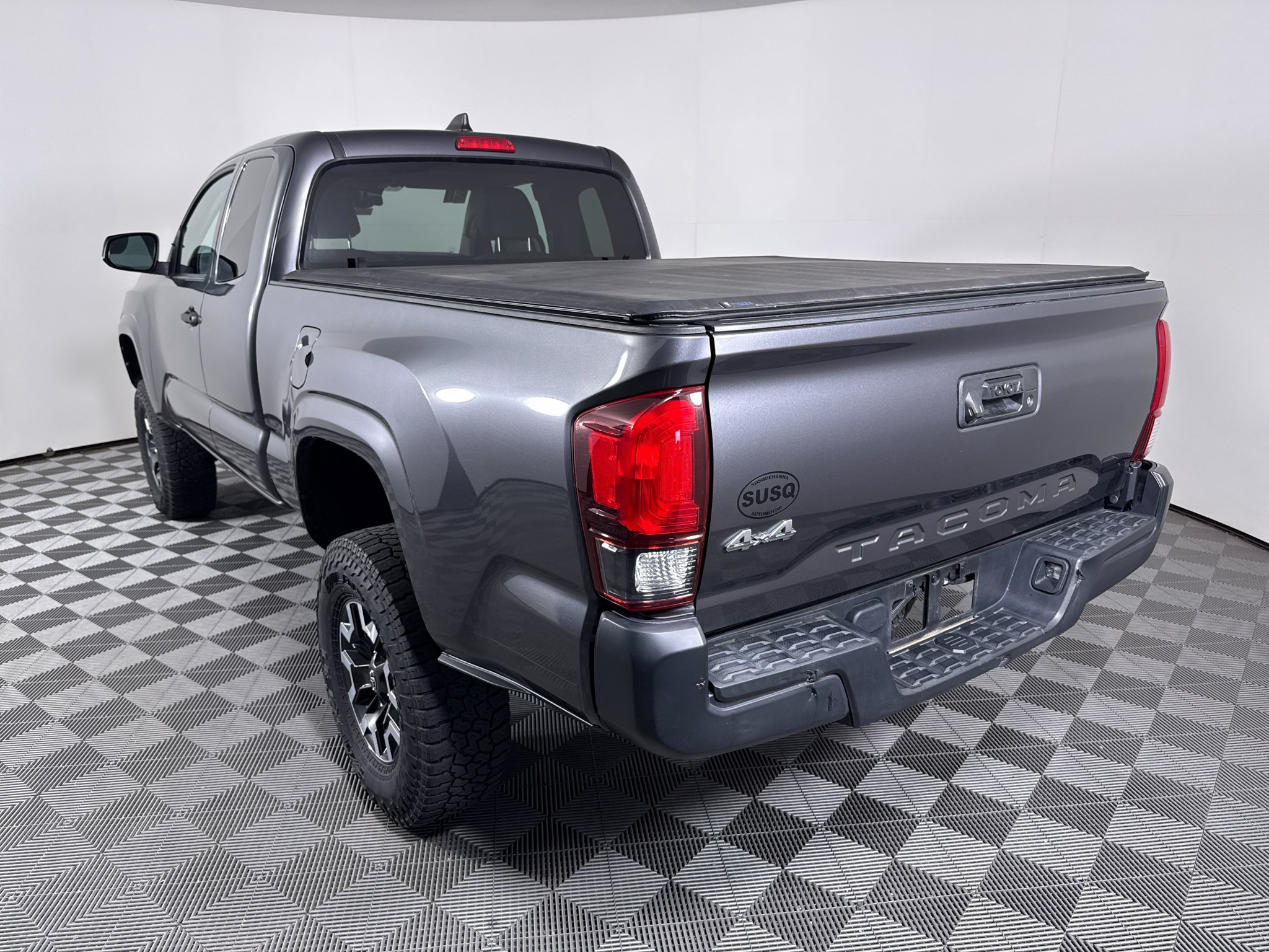 Used 2021 Toyota Tacoma SR AWD/4WD image 15