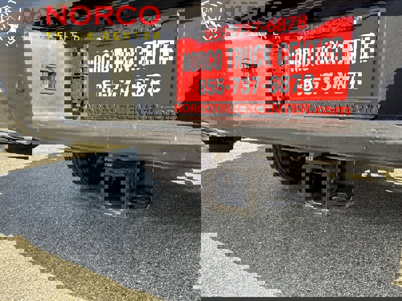 Used 2023 Nissan Frontier SV w/ Technology Package image 7