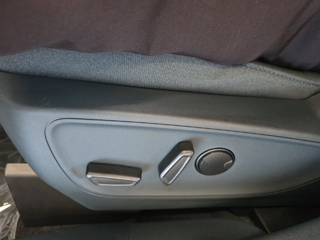 New 2026 Ford Maverick XLT w/ XLT Luxury Package FWD image 28