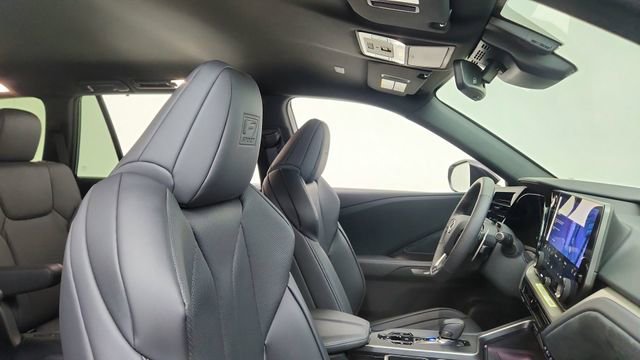 Used 2026 Lexus TX 500h AWD w/ Technology Package image 21