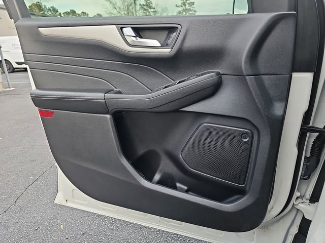 Used 2021 Ford Escape SE w/ SE Sport Appearance Package image 29