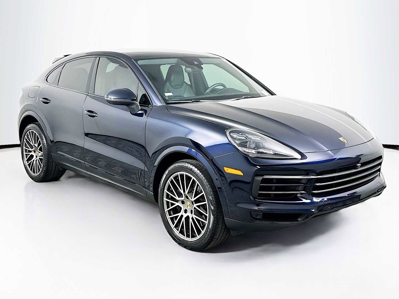 Certified 2022 Porsche Cayenne Platinum Edition image 7