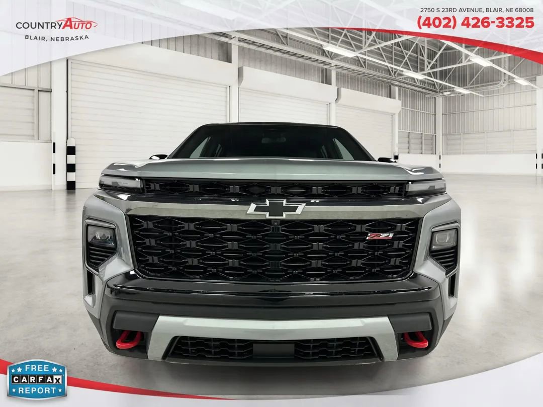 Used 2025 Chevrolet Traverse Z71 image 7