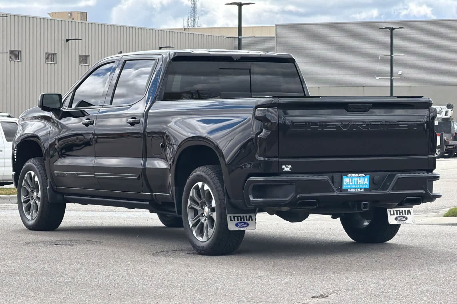 Used 2023 Chevrolet Silverado 1500 High Country w/ Technology Package image 6