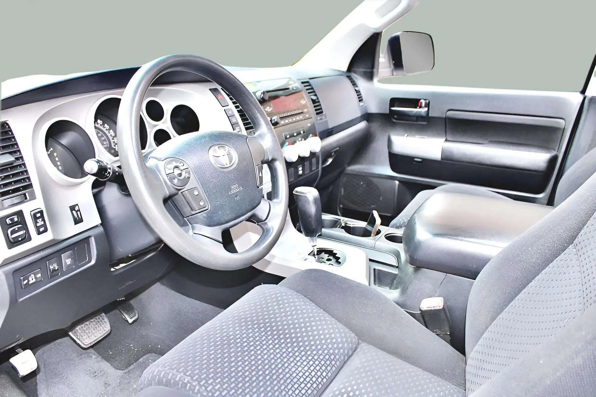 Used 2013 Toyota Tundra SR5 AWD/4WD image 8