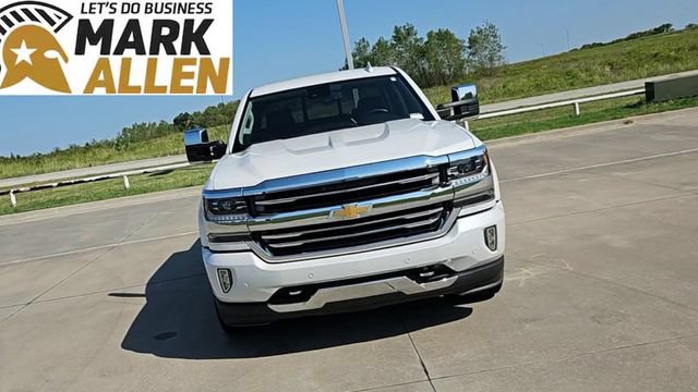 Used 2017 Chevrolet Silverado 1500 High Country AWD/4WD image 3