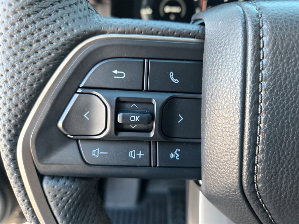 Used 2025 Toyota Tacoma Limited image 15