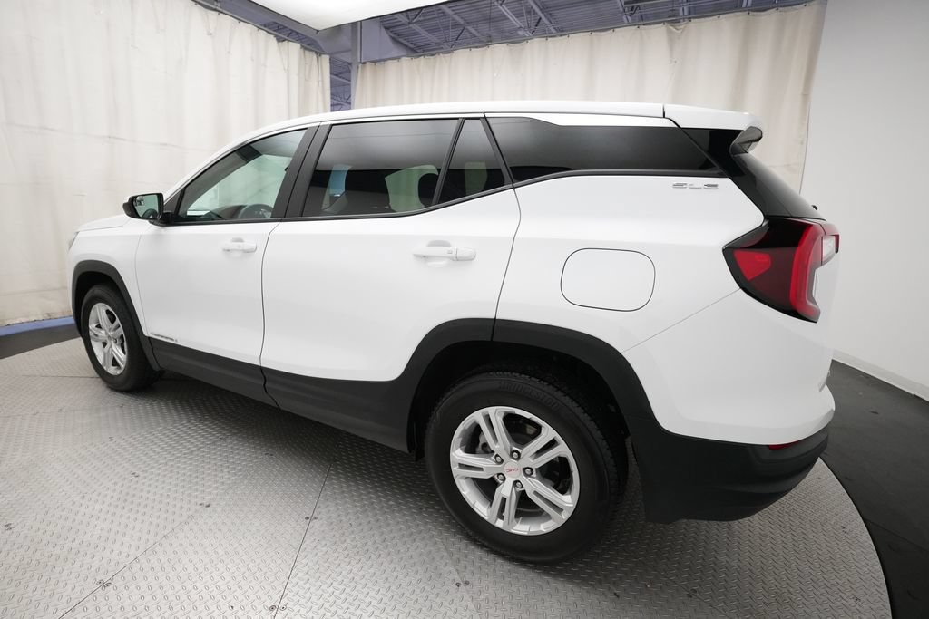 Used 2024 GMC Terrain SLE w/ LPO, Floor Liner Package AWD/4WD image 32