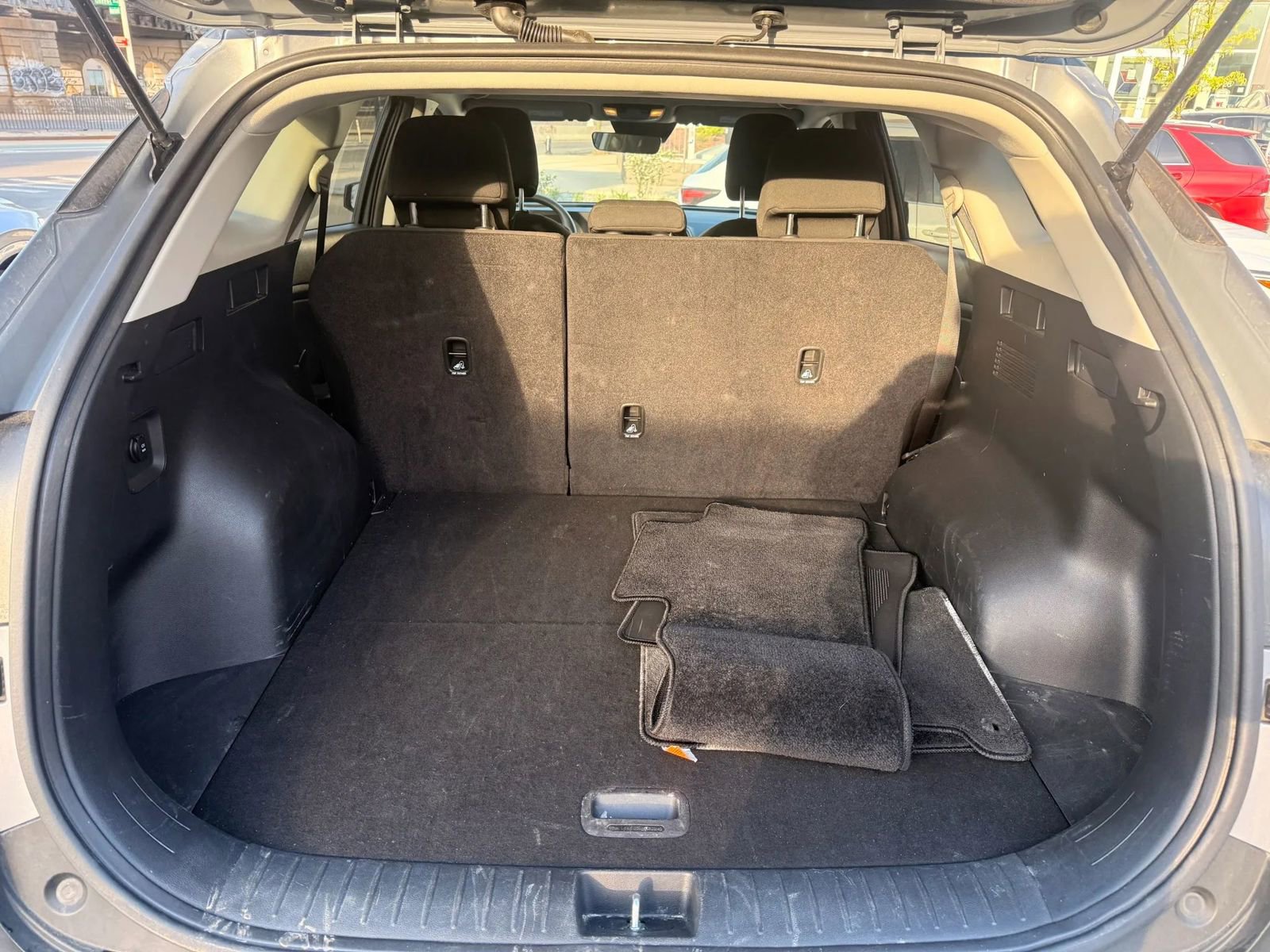 Used 2025 Kia Sportage LX FWD image 29