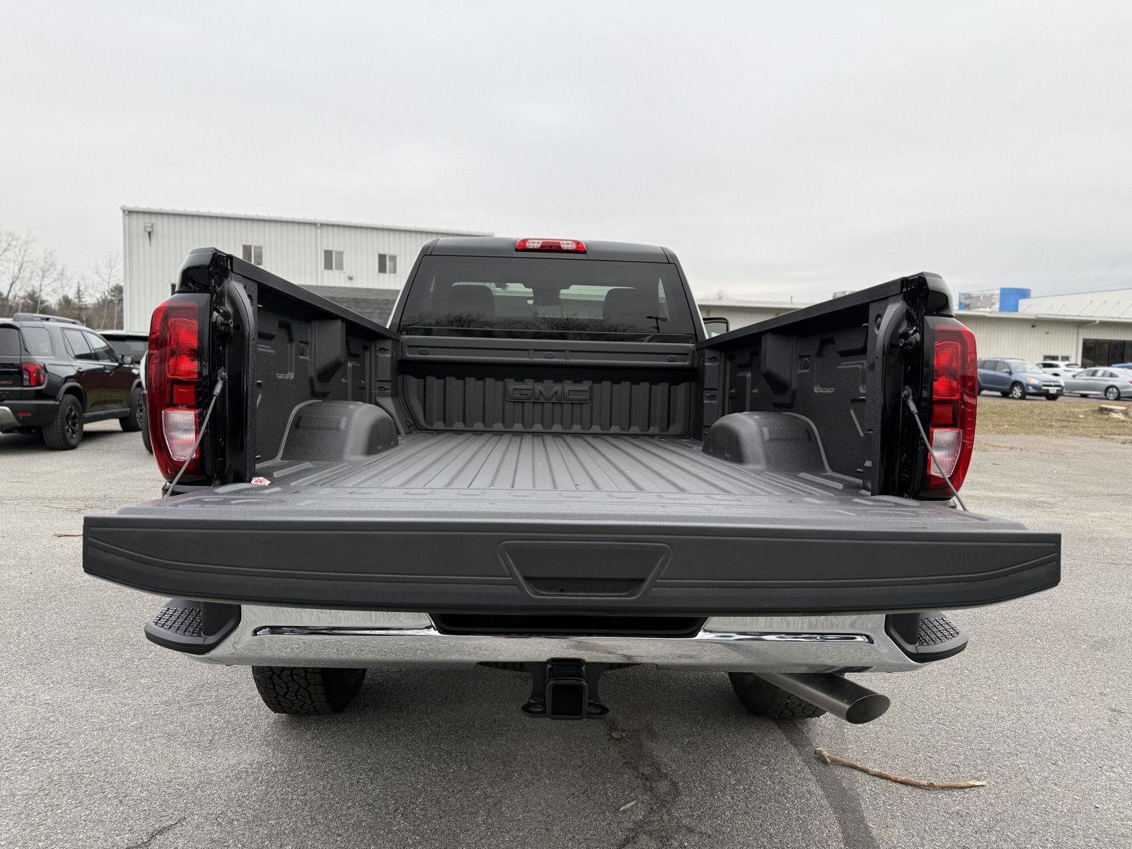 New 2026 GMC Sierra 2500 SLE w/ SLE Convenience Package image 9