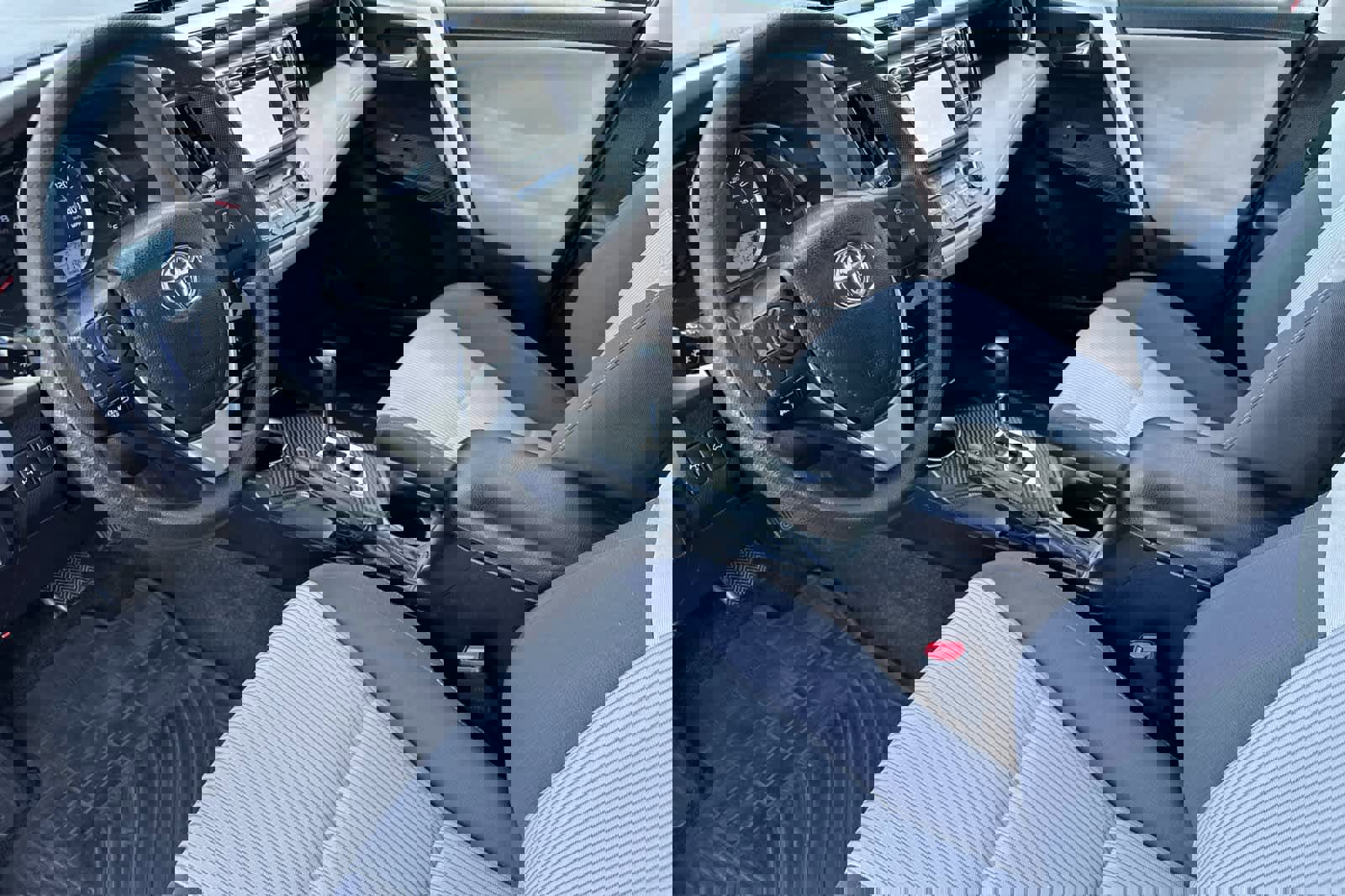 Used 2015 Toyota RAV4 XLE image 11