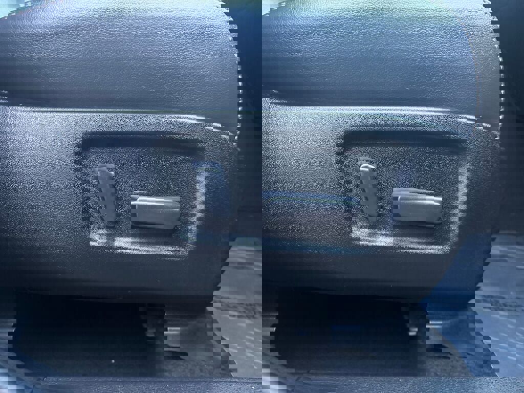 Used 2019 Toyota Highlander XLE image 33