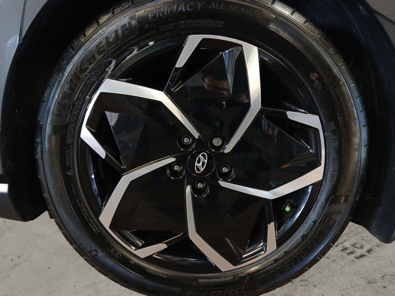 Used 2024 Hyundai Ioniq 5 SEL image 14